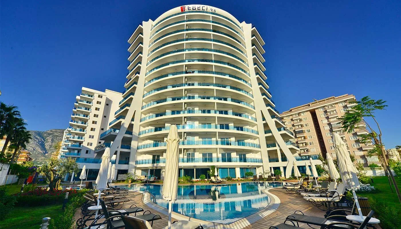 Calistar Residence — фасад и бассейн