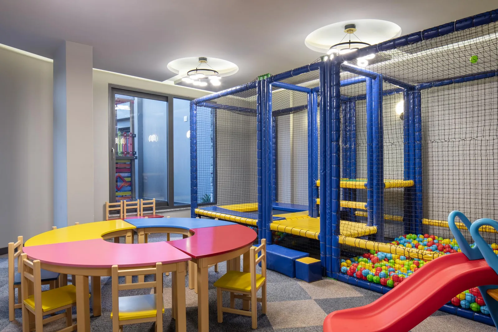 Детская комната в Via Mar Residence